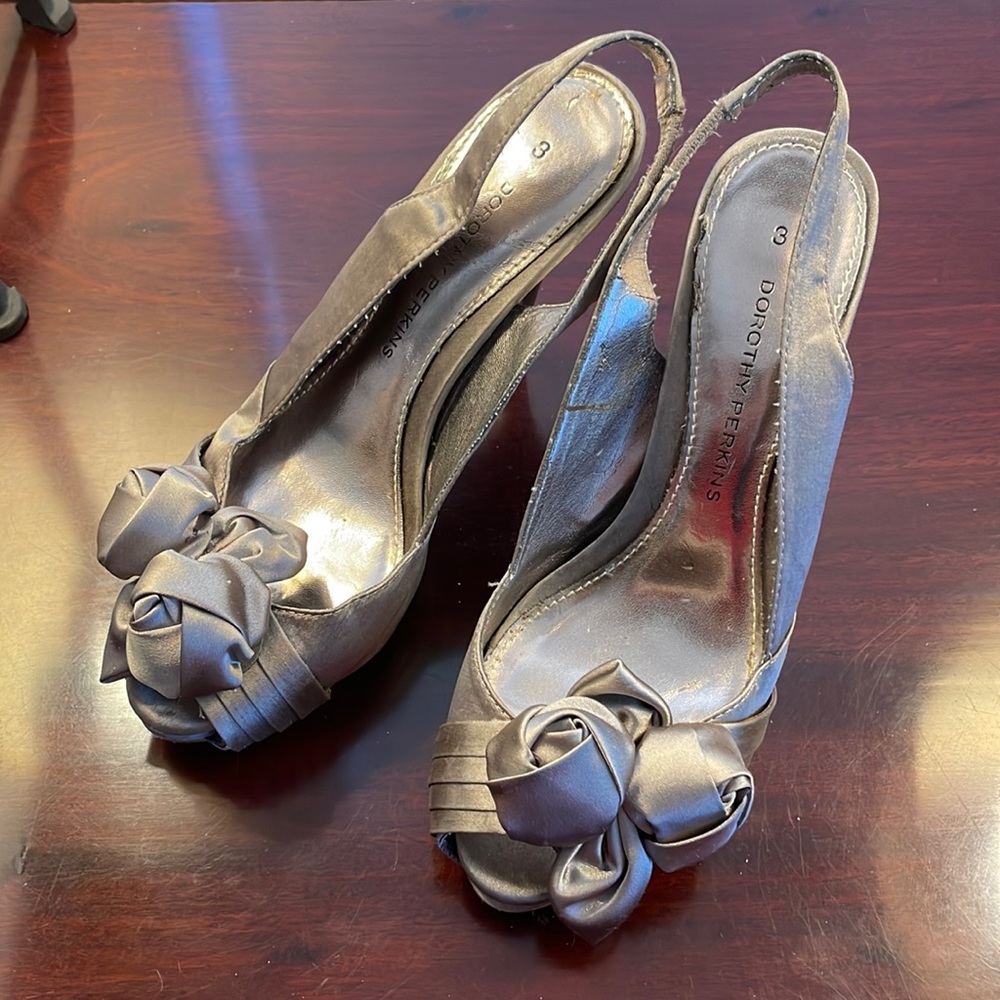 Women’s heels. Size 6